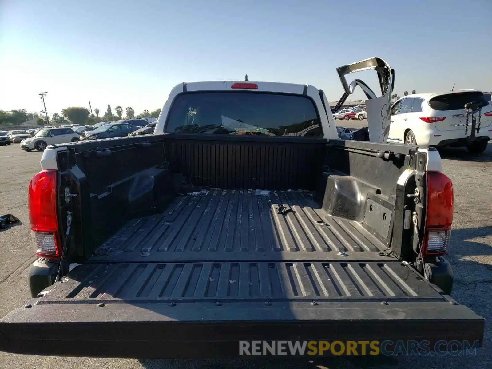 6 Photograph of a damaged car 5TFRX5GN6KX158466 TOYOTA TACOMA 2019