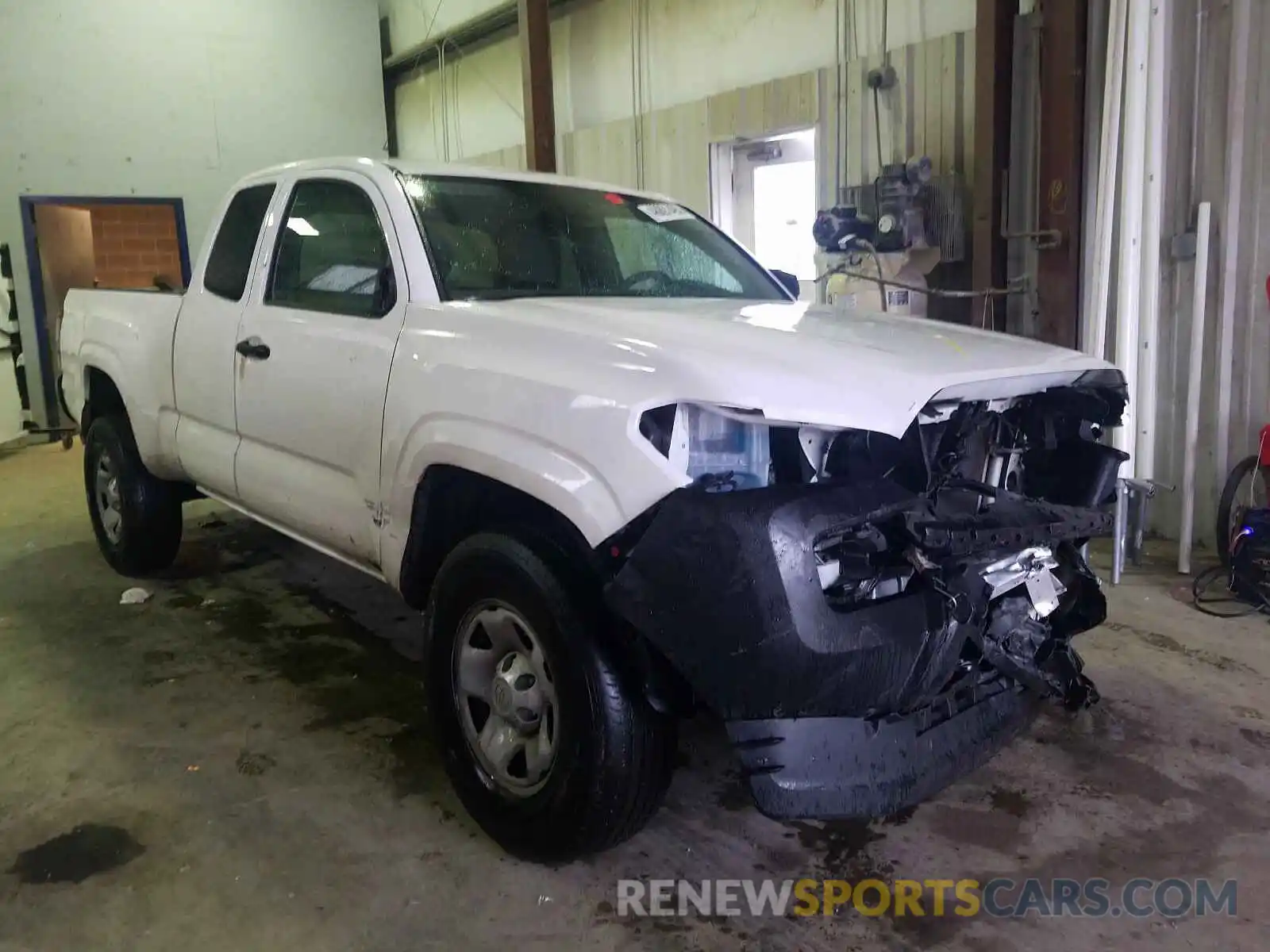 1 Photograph of a damaged car 5TFRX5GN6KX160170 TOYOTA TACOMA 2019