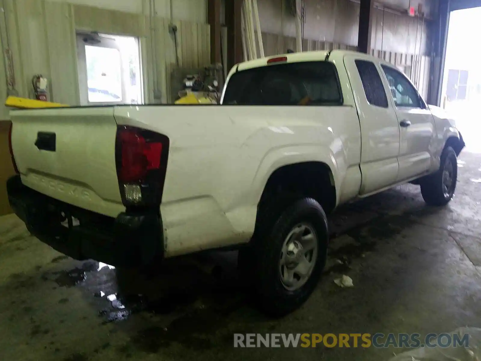 4 Photograph of a damaged car 5TFRX5GN6KX160170 TOYOTA TACOMA 2019