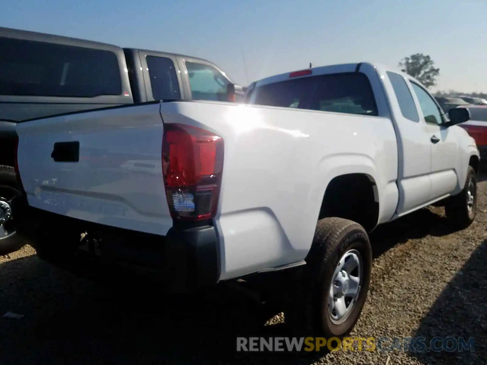 4 Photograph of a damaged car 5TFRX5GN6KX162811 TOYOTA TACOMA 2019