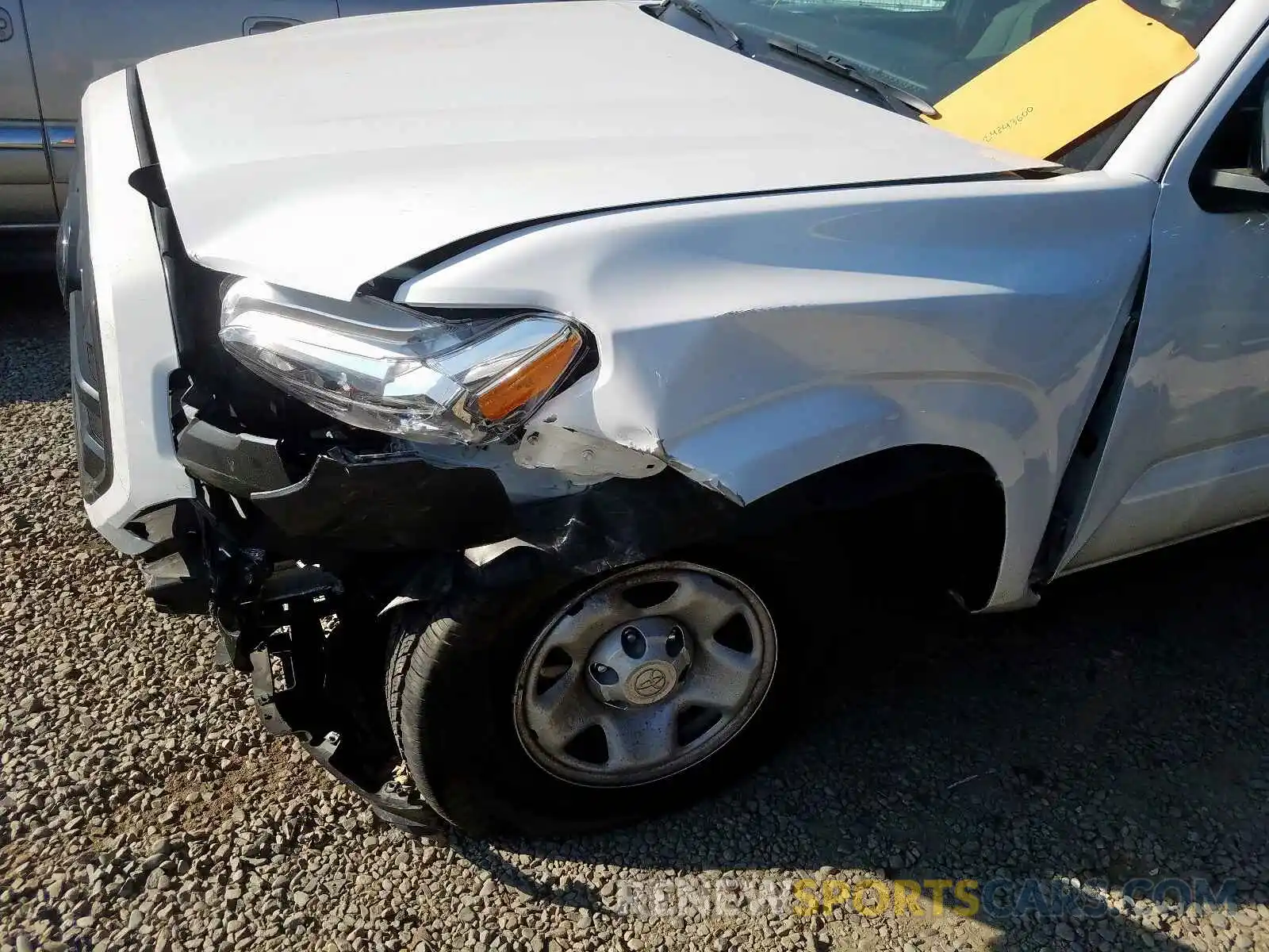 9 Photograph of a damaged car 5TFRX5GN6KX162811 TOYOTA TACOMA 2019