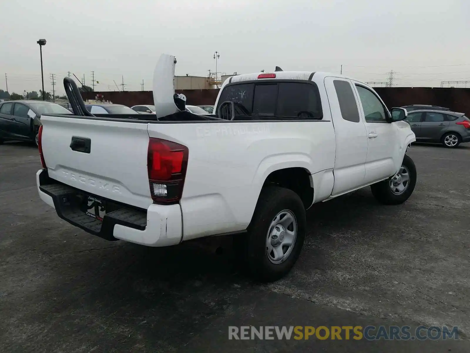 4 Photograph of a damaged car 5TFRX5GN6KX164932 TOYOTA TACOMA 2019