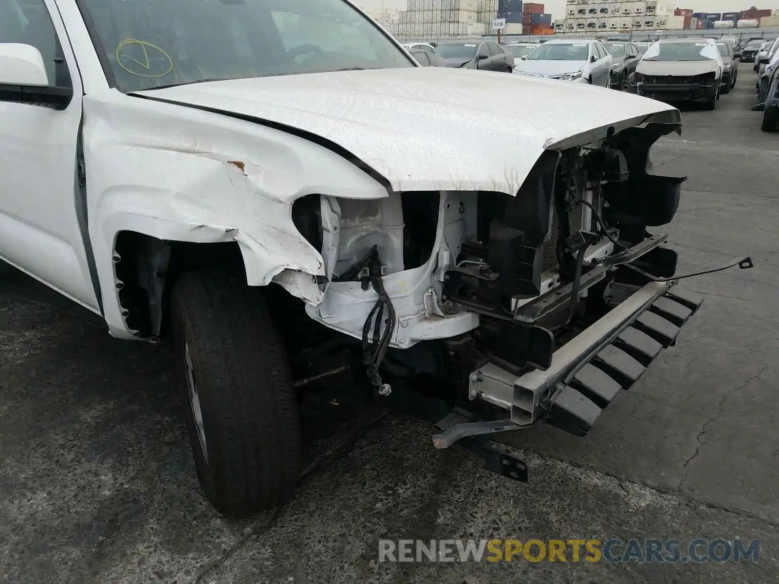 9 Photograph of a damaged car 5TFRX5GN6KX164932 TOYOTA TACOMA 2019