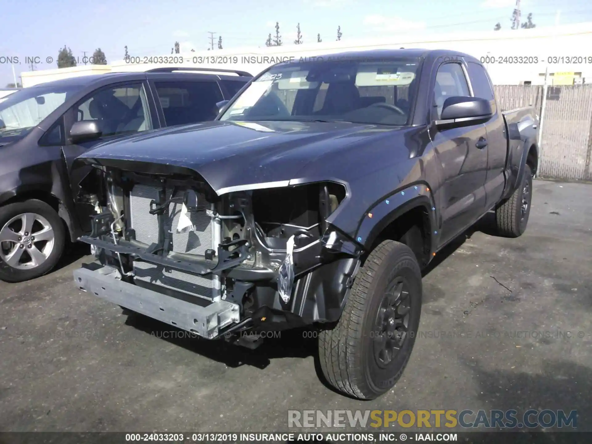 2 Фотография поврежденного автомобиля 5TFRX5GN7KX135777 TOYOTA TACOMA 2019