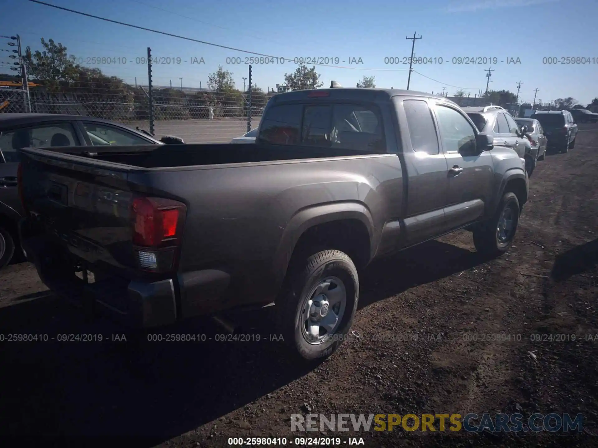 4 Фотография поврежденного автомобиля 5TFRX5GN7KX147671 TOYOTA TACOMA 2019