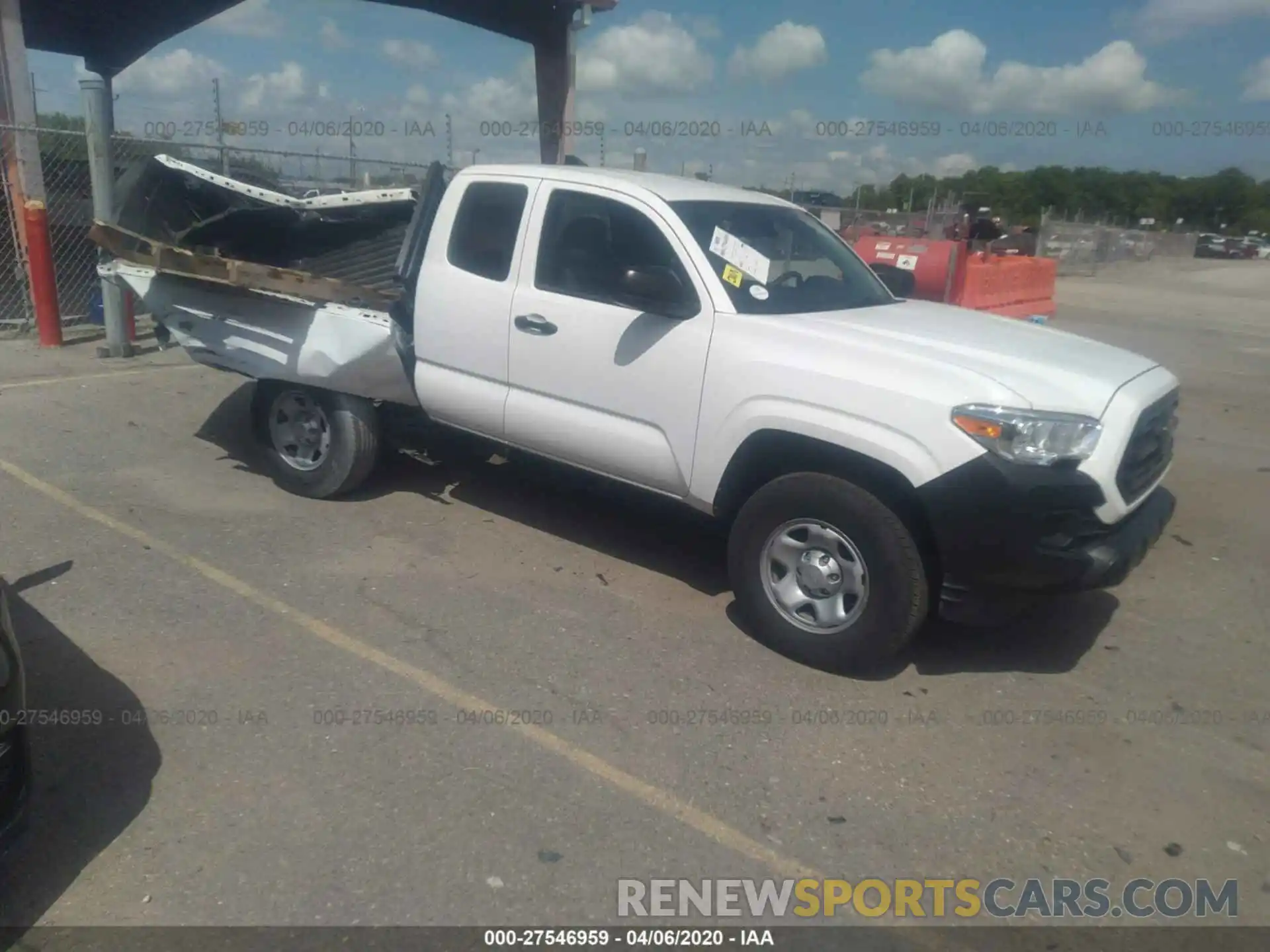 1 Photograph of a damaged car 5TFRX5GN8KX132435 TOYOTA TACOMA 2019