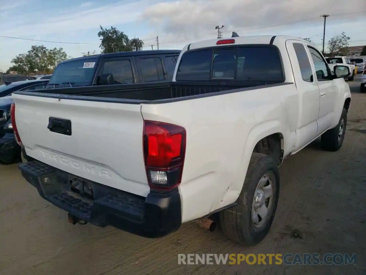 4 Фотография поврежденного автомобиля 5TFRX5GN8KX144696 TOYOTA TACOMA 2019