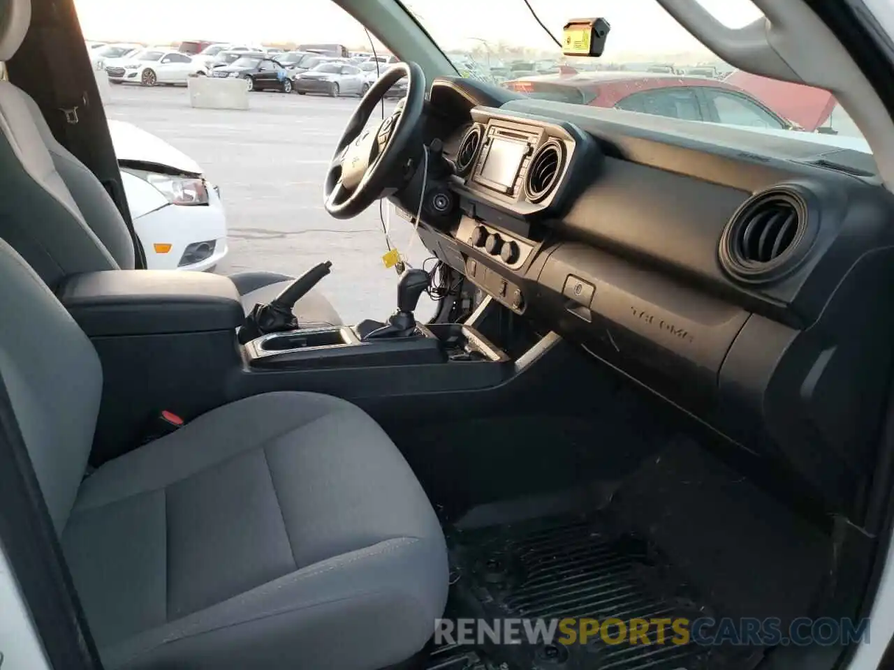 5 Photograph of a damaged car 5TFRX5GN8KX154161 TOYOTA TACOMA 2019