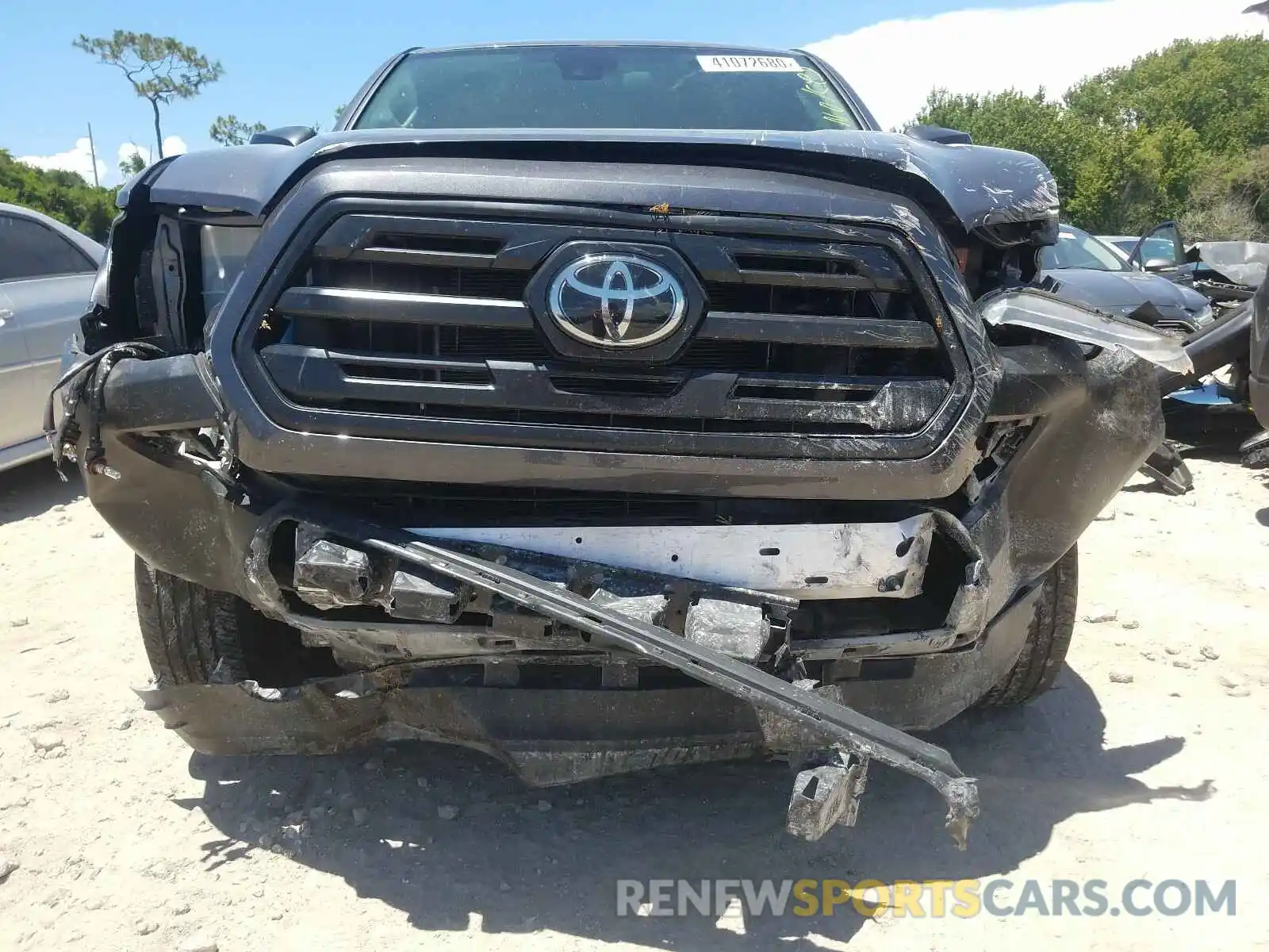 9 Photograph of a damaged car 5TFRX5GN9KX134520 TOYOTA TACOMA 2019