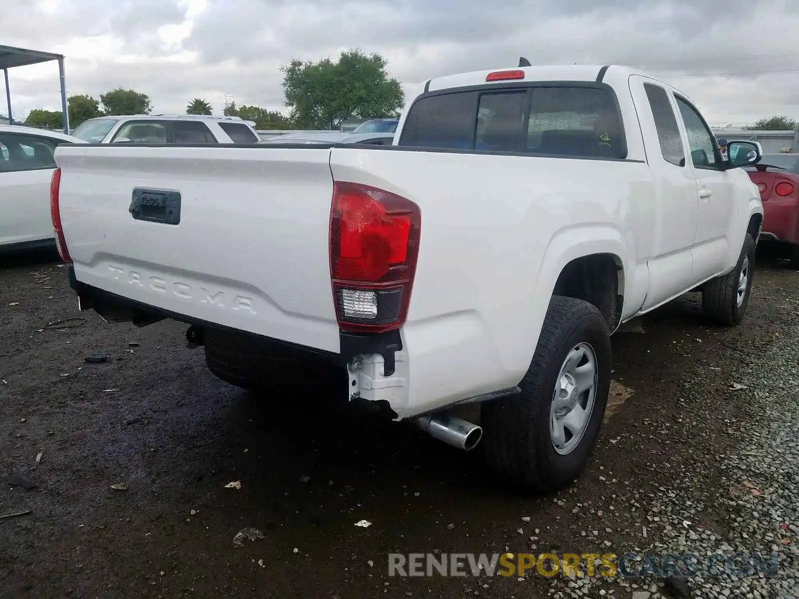 4 Photograph of a damaged car 5TFRX5GN9KX146585 TOYOTA TACOMA 2019