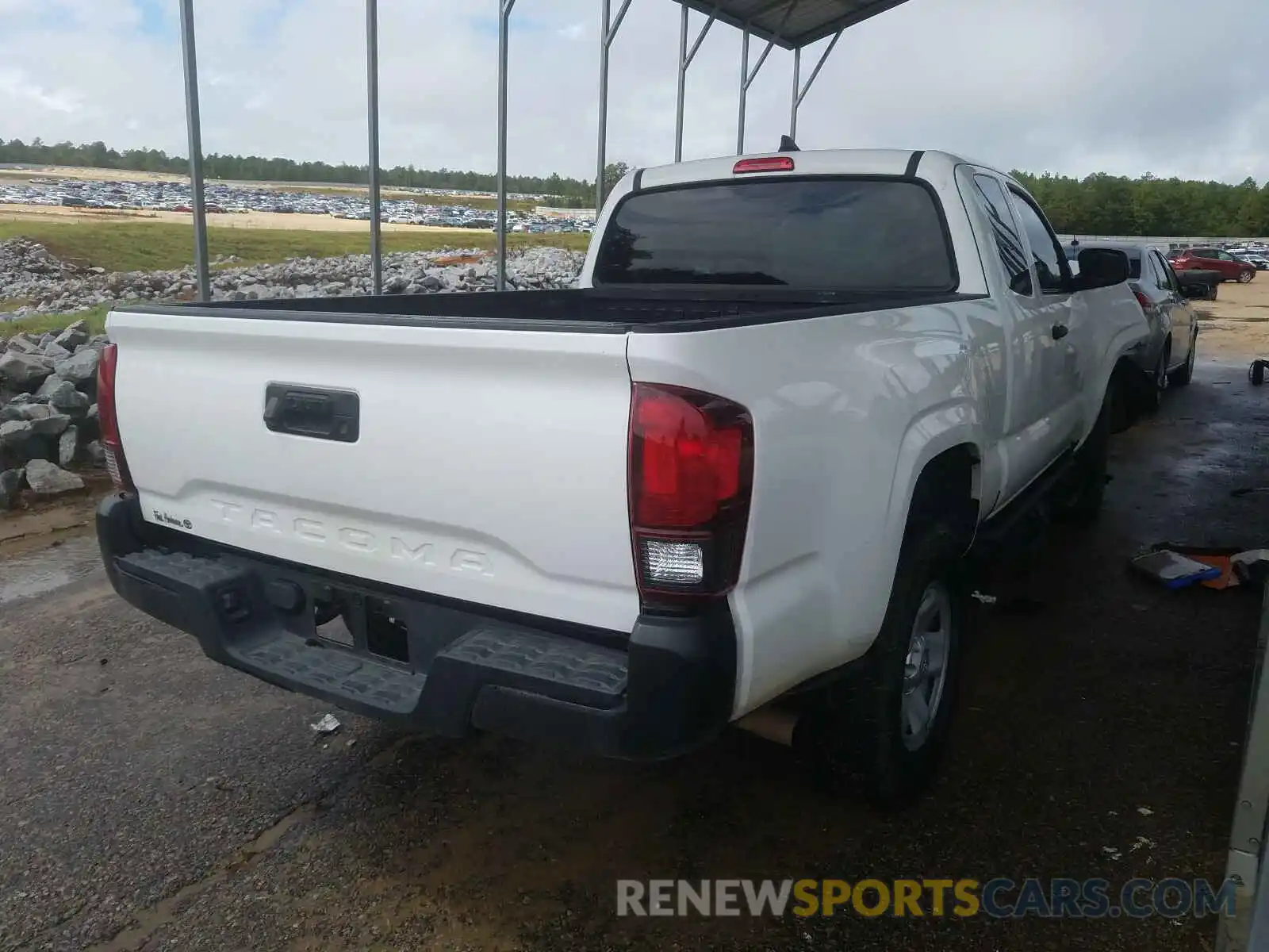 4 Photograph of a damaged car 5TFRX5GN9KX148076 TOYOTA TACOMA 2019