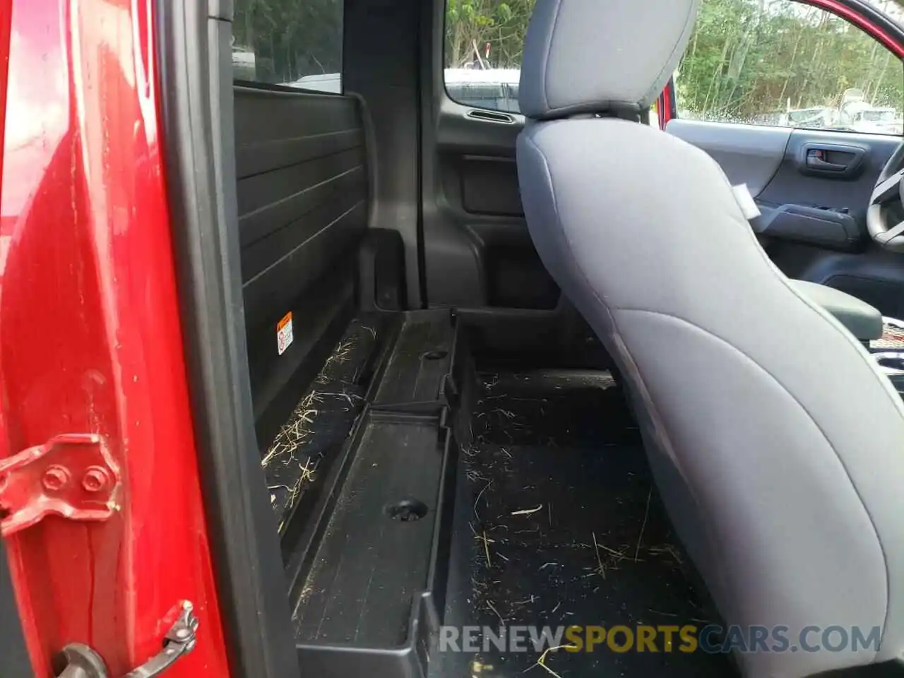 6 Photograph of a damaged car 5TFRX5GN9KX161247 TOYOTA TACOMA 2019