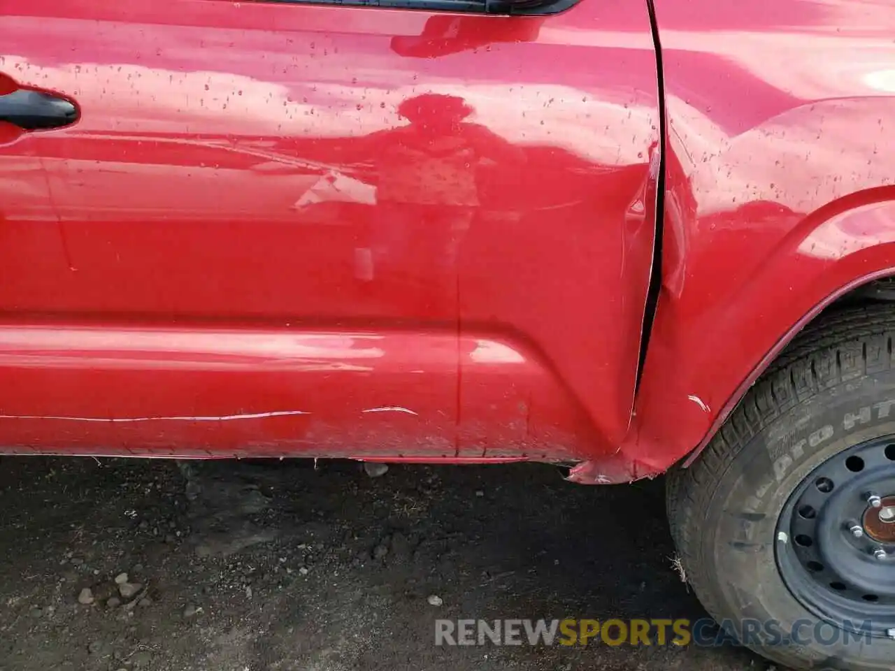 9 Photograph of a damaged car 5TFRX5GN9KX161247 TOYOTA TACOMA 2019