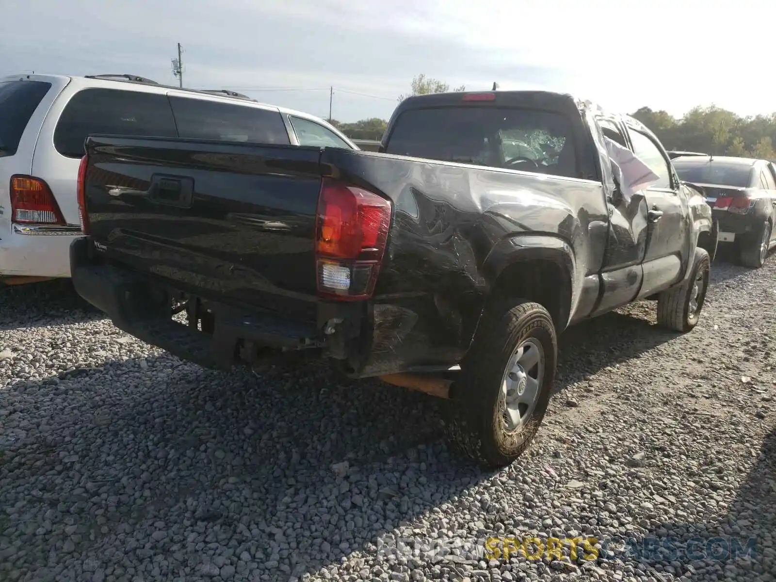 4 Photograph of a damaged car 5TFRX5GN9KX165055 TOYOTA TACOMA 2019