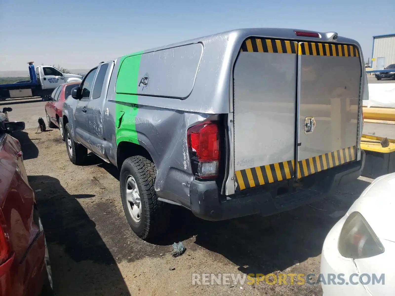 3 Photograph of a damaged car 5TFRX5GNXKX142495 TOYOTA TACOMA 2019