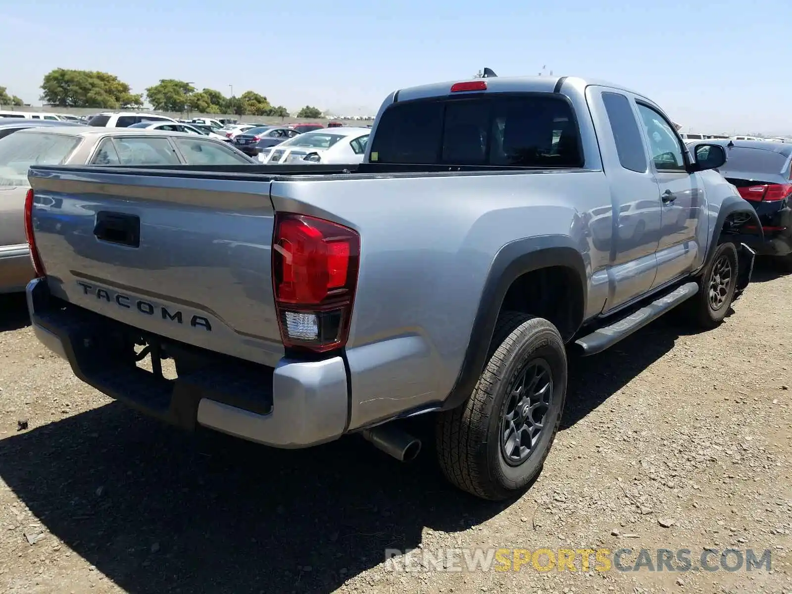 4 Photograph of a damaged car 5TFRX5GNXKX148930 TOYOTA TACOMA 2019