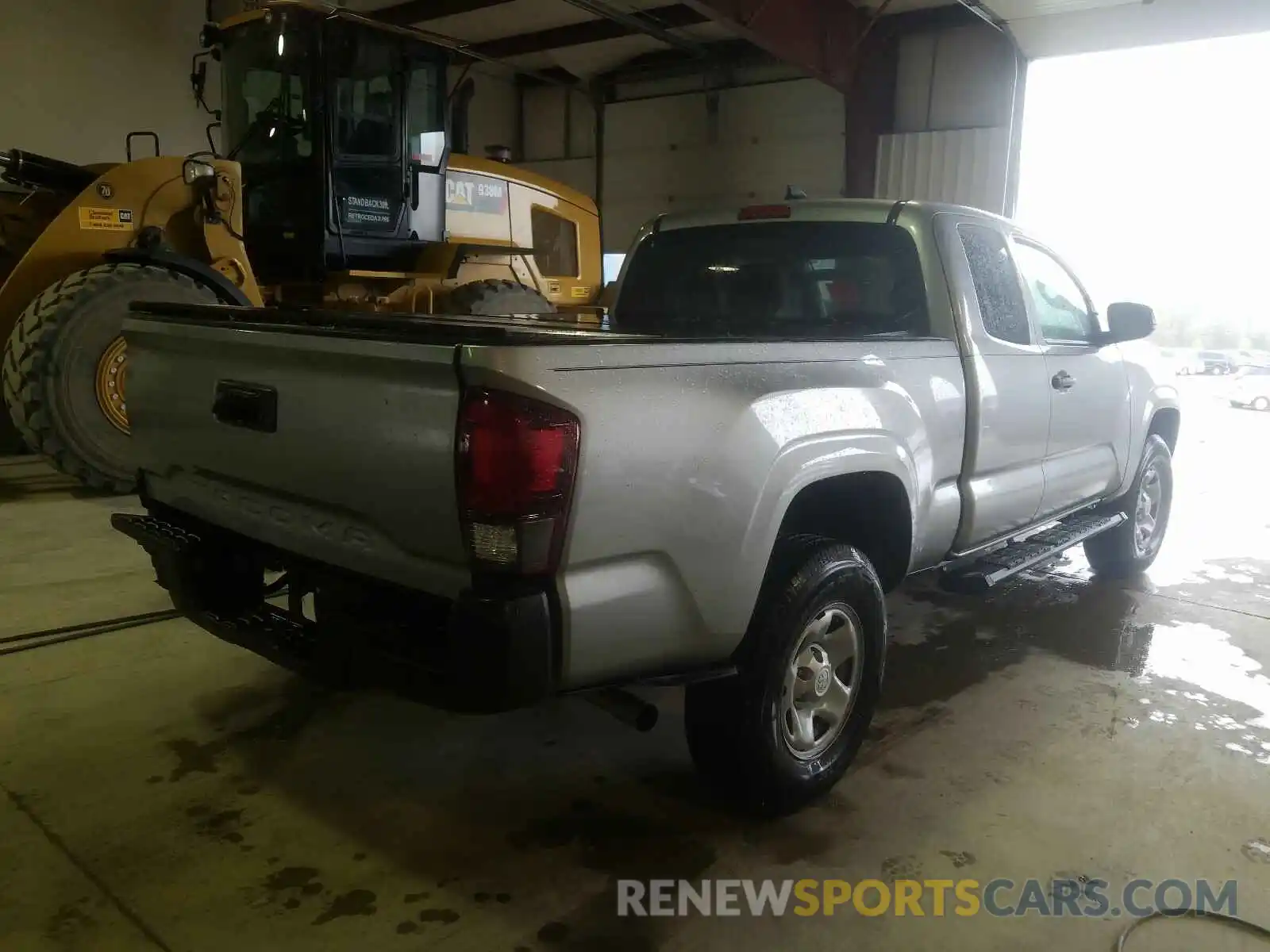 4 Photograph of a damaged car 5TFRX5GNXKX149222 TOYOTA TACOMA 2019