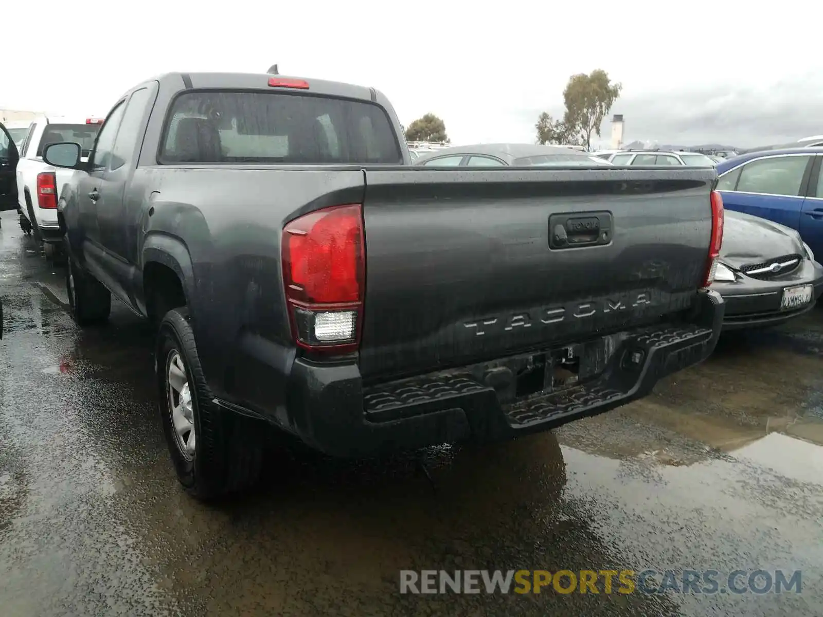 3 Photograph of a damaged car 5TFRX5GNXKX152444 TOYOTA TACOMA 2019