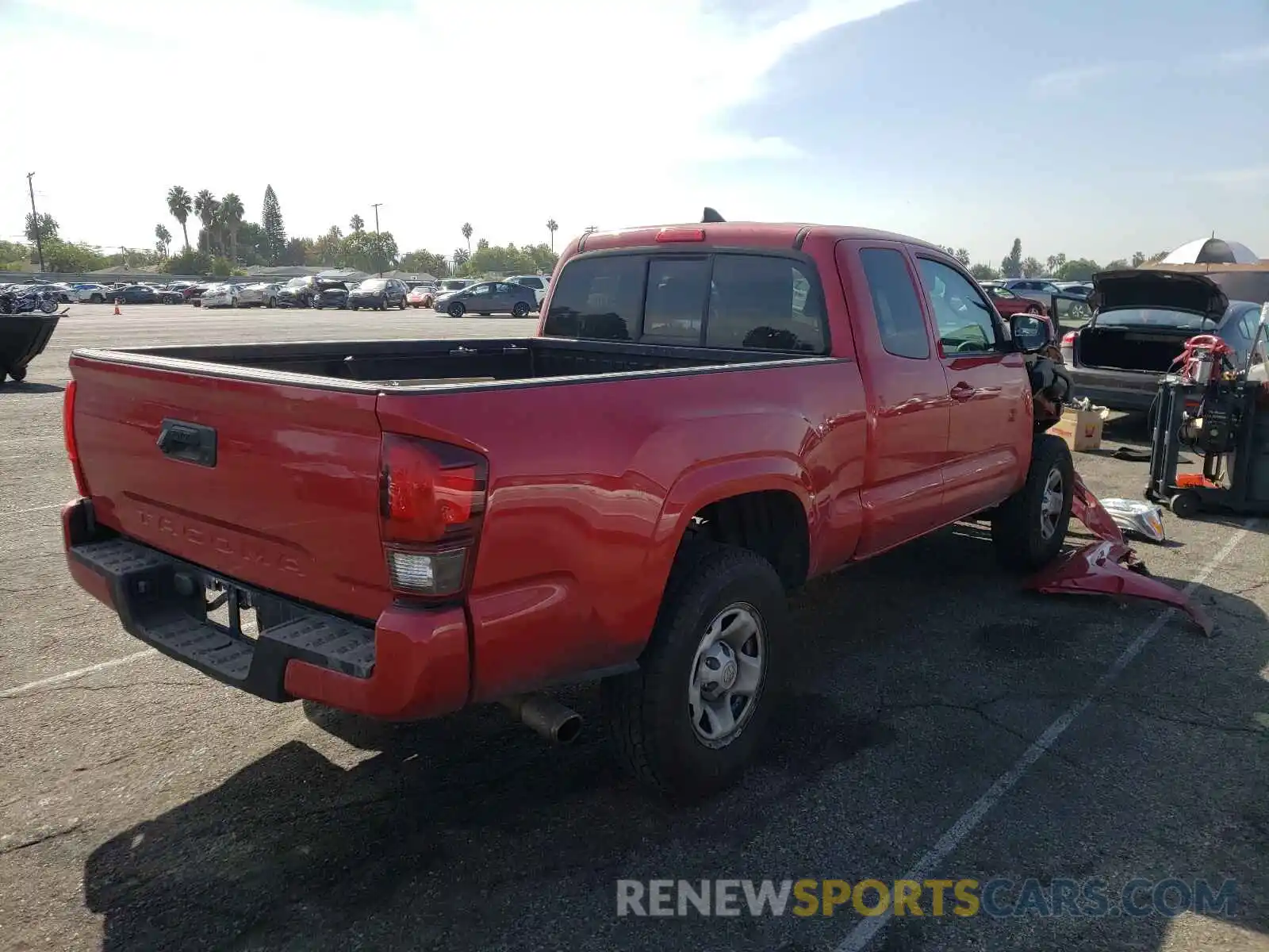 4 Photograph of a damaged car 5TFRX5GNXKX163055 TOYOTA TACOMA 2019