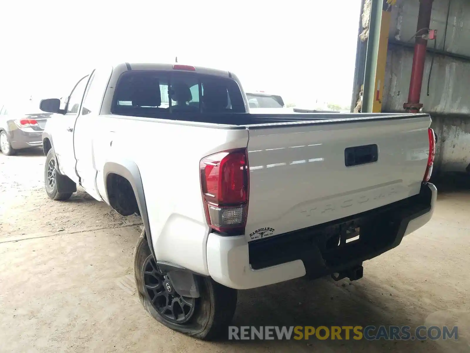 3 Photograph of a damaged car 5TFRZ5CN0KX073347 TOYOTA TACOMA 2019