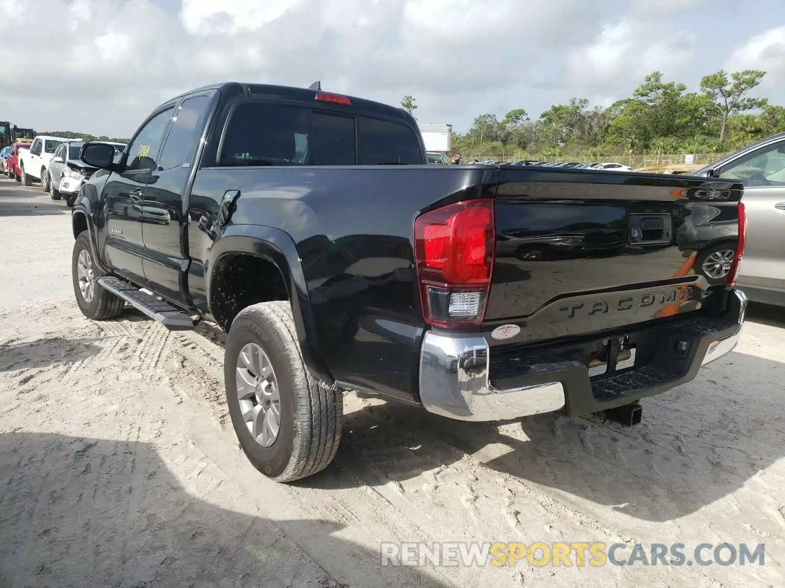 3 Photograph of a damaged car 5TFRZ5CN0KX080055 TOYOTA TACOMA 2019