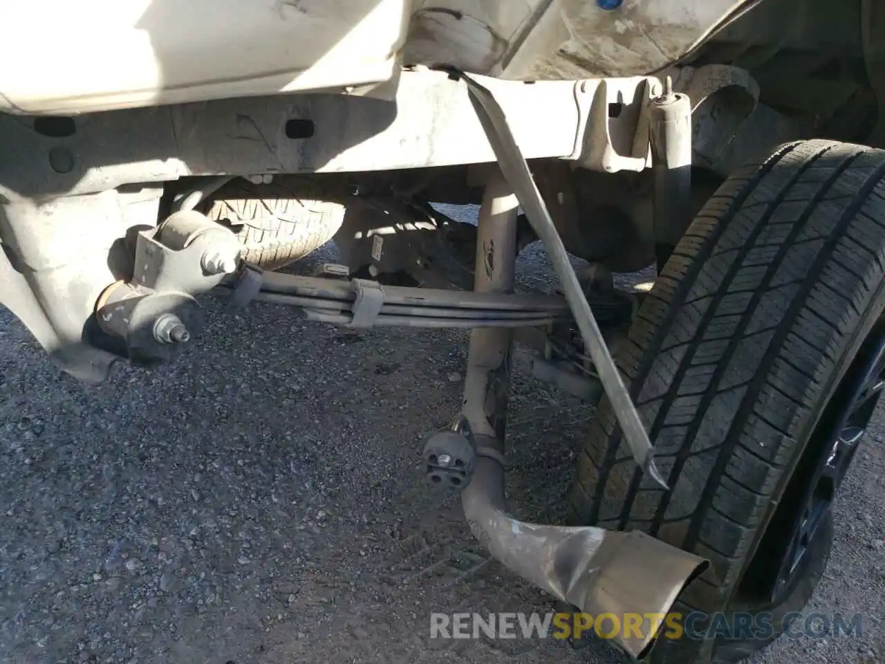 9 Photograph of a damaged car 5TFRZ5CN1KX081019 TOYOTA TACOMA 2019