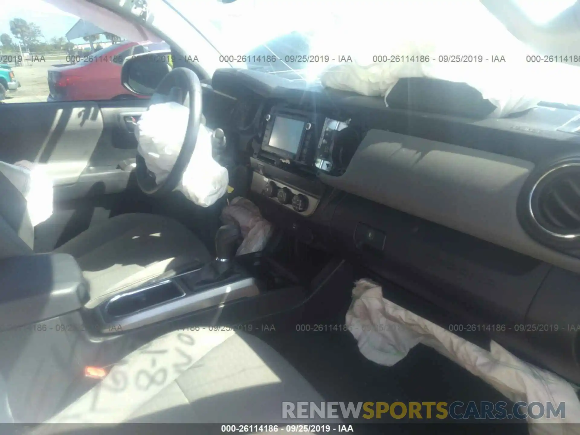 5 Photograph of a damaged car 5TFRZ5CN2KX073608 TOYOTA TACOMA 2019