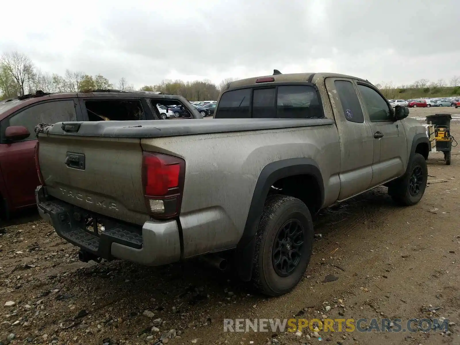 4 Photograph of a damaged car 5TFRZ5CN2KX080526 TOYOTA TACOMA 2019