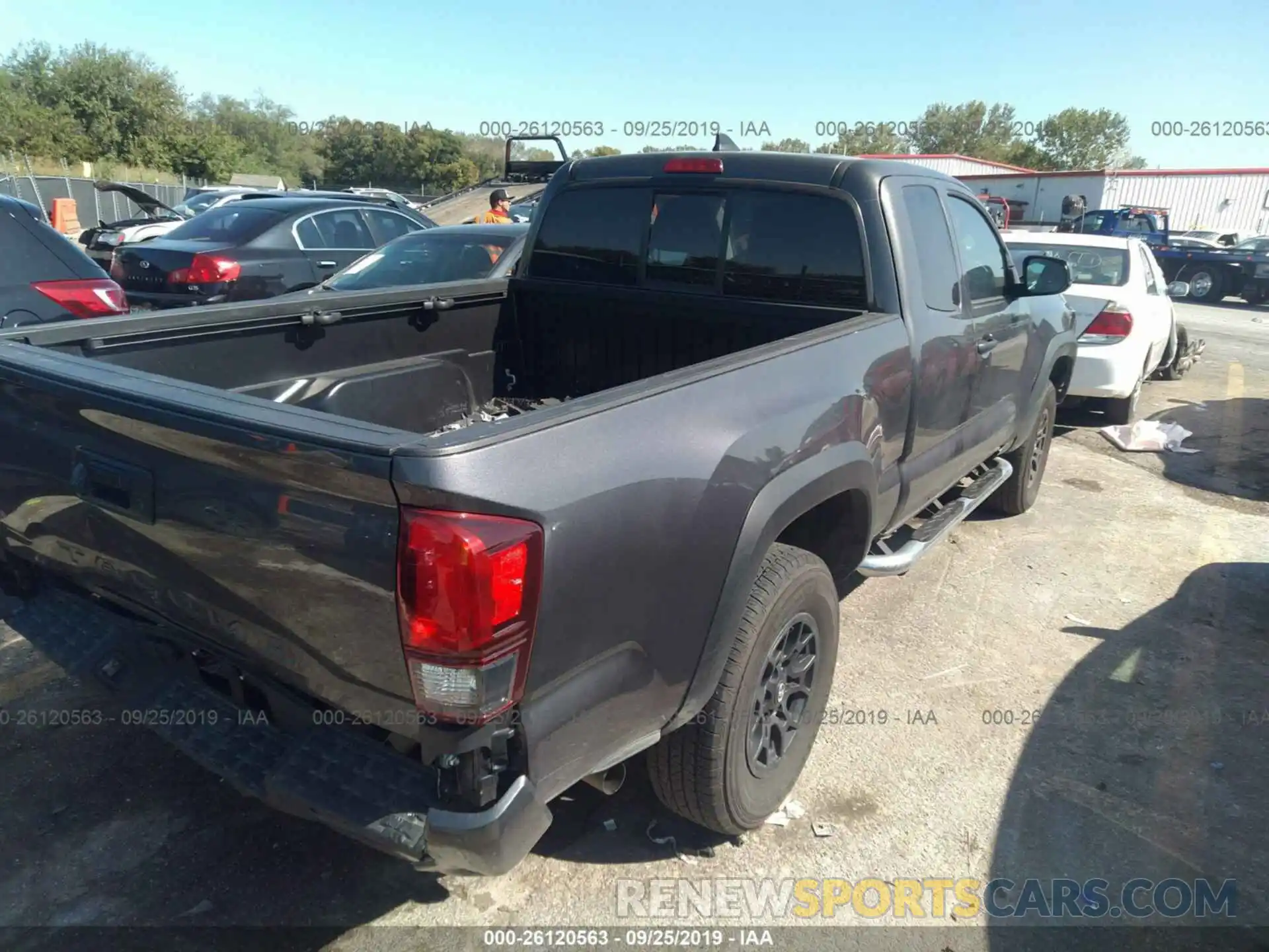 4 Фотография поврежденного автомобиля 5TFRZ5CN3KX074489 TOYOTA TACOMA 2019