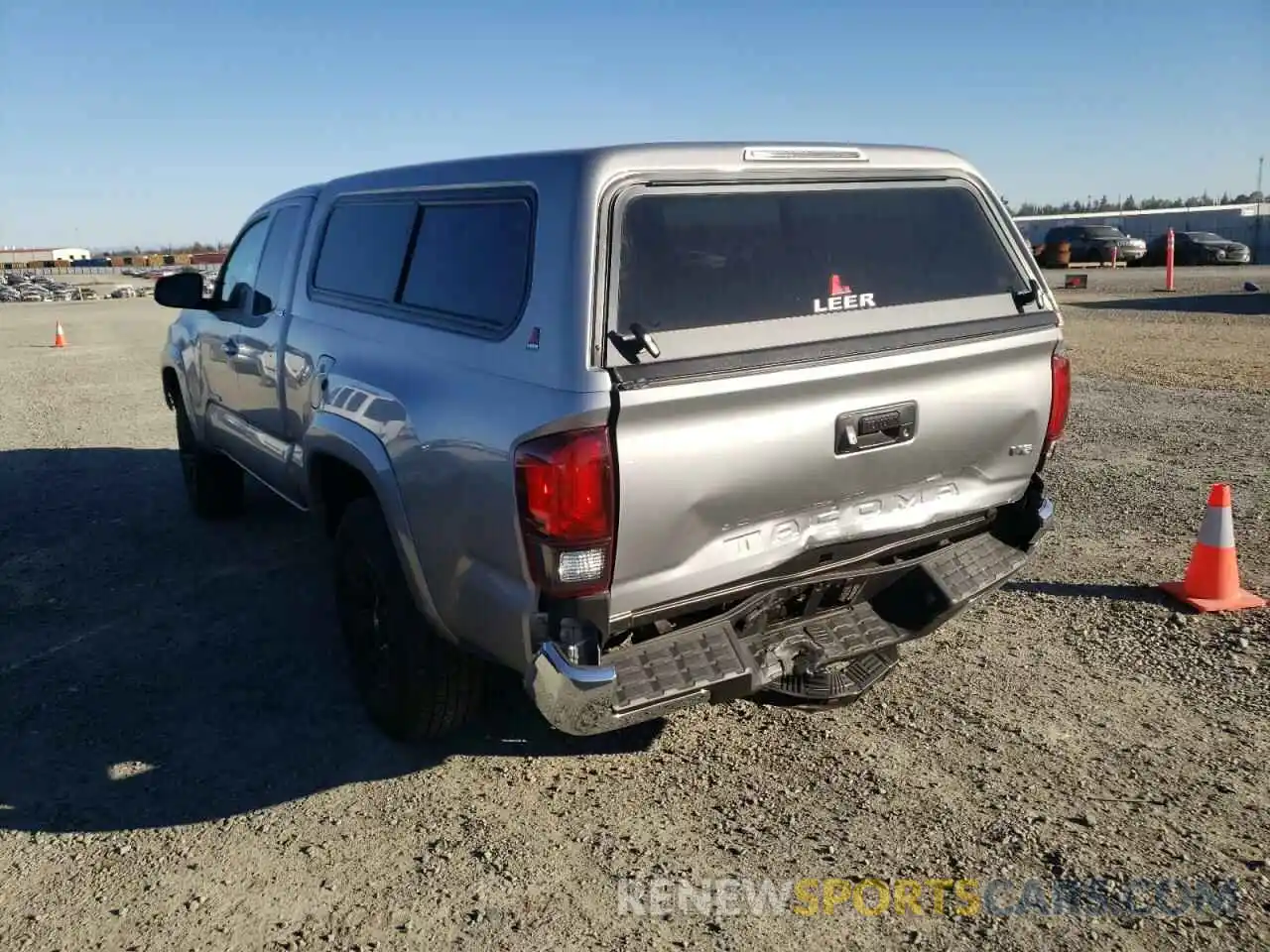 3 Photograph of a damaged car 5TFRZ5CN3KX082866 TOYOTA TACOMA 2019