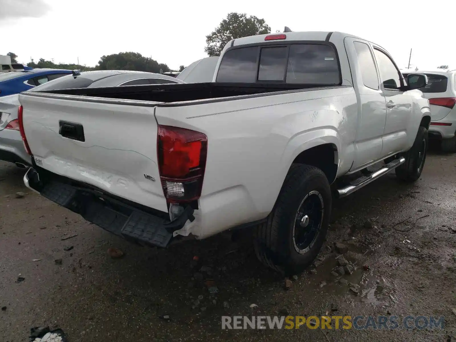 4 Photograph of a damaged car 5TFRZ5CN3KX085265 TOYOTA TACOMA 2019