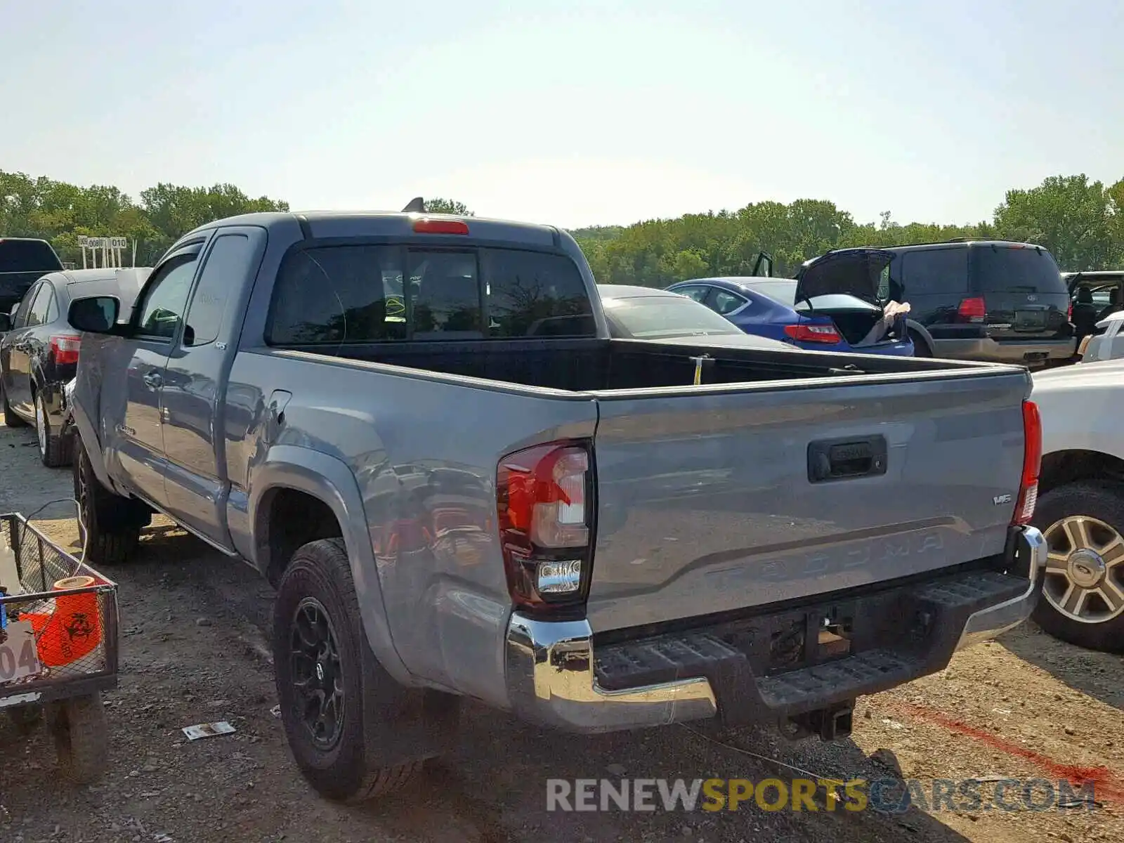 3 Photograph of a damaged car 5TFRZ5CN5KX071626 TOYOTA TACOMA 2019