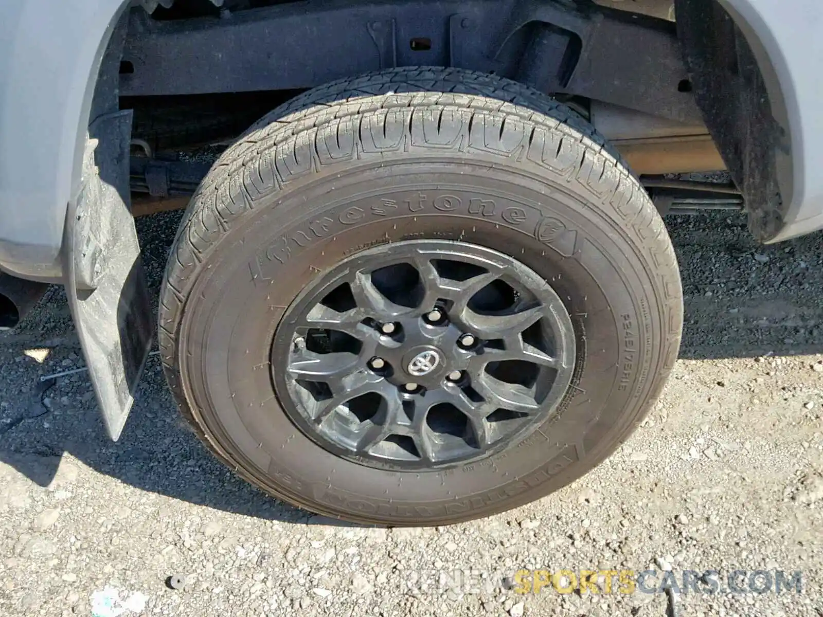 9 Photograph of a damaged car 5TFRZ5CN5KX071626 TOYOTA TACOMA 2019