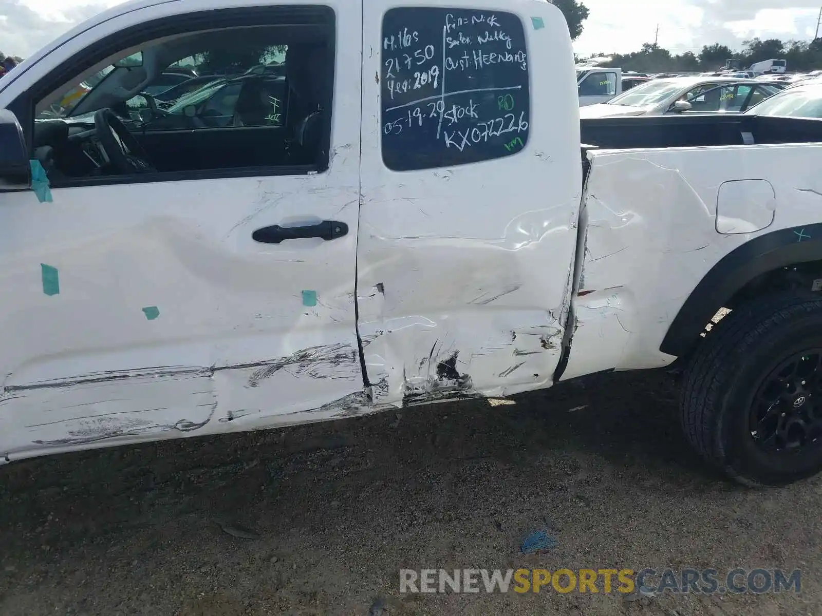 9 Photograph of a damaged car 5TFRZ5CN5KX072226 TOYOTA TACOMA 2019