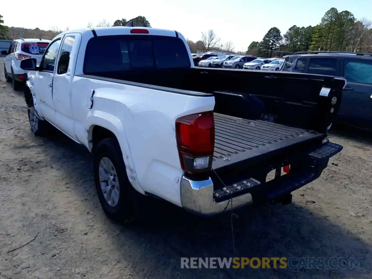 3 Photograph of a damaged car 5TFRZ5CN5KX086143 TOYOTA TACOMA 2019