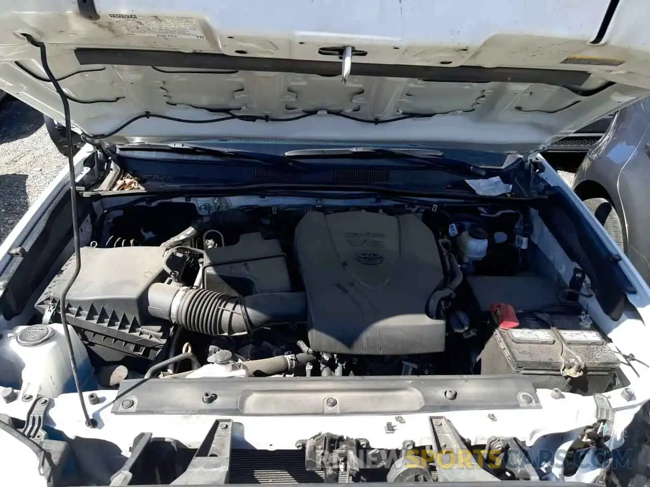 7 Photograph of a damaged car 5TFRZ5CN5KX086143 TOYOTA TACOMA 2019