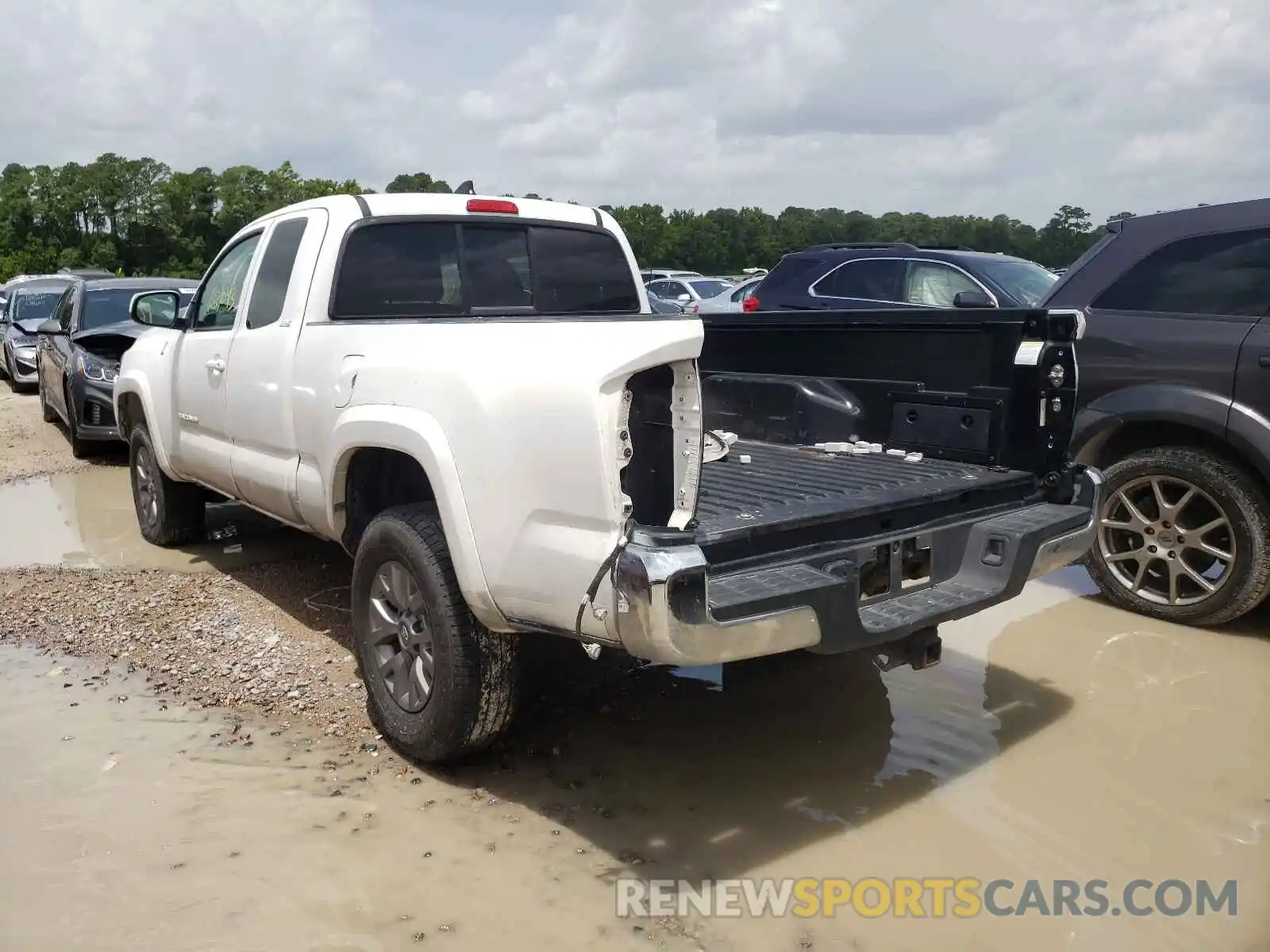 3 Photograph of a damaged car 5TFRZ5CN6KX074812 TOYOTA TACOMA 2019