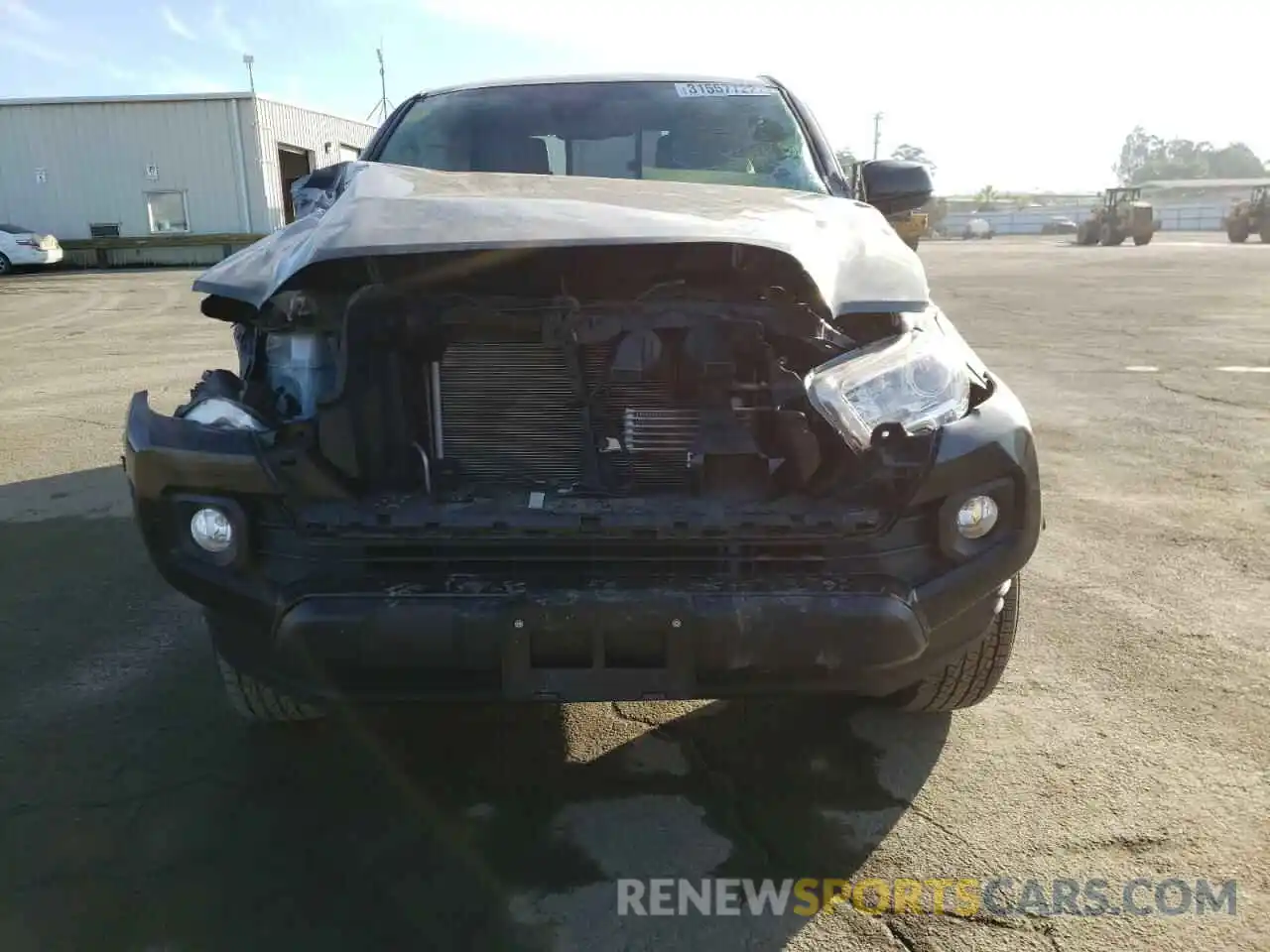 9 Photograph of a damaged car 5TFRZ5CN8KX087335 TOYOTA TACOMA 2019