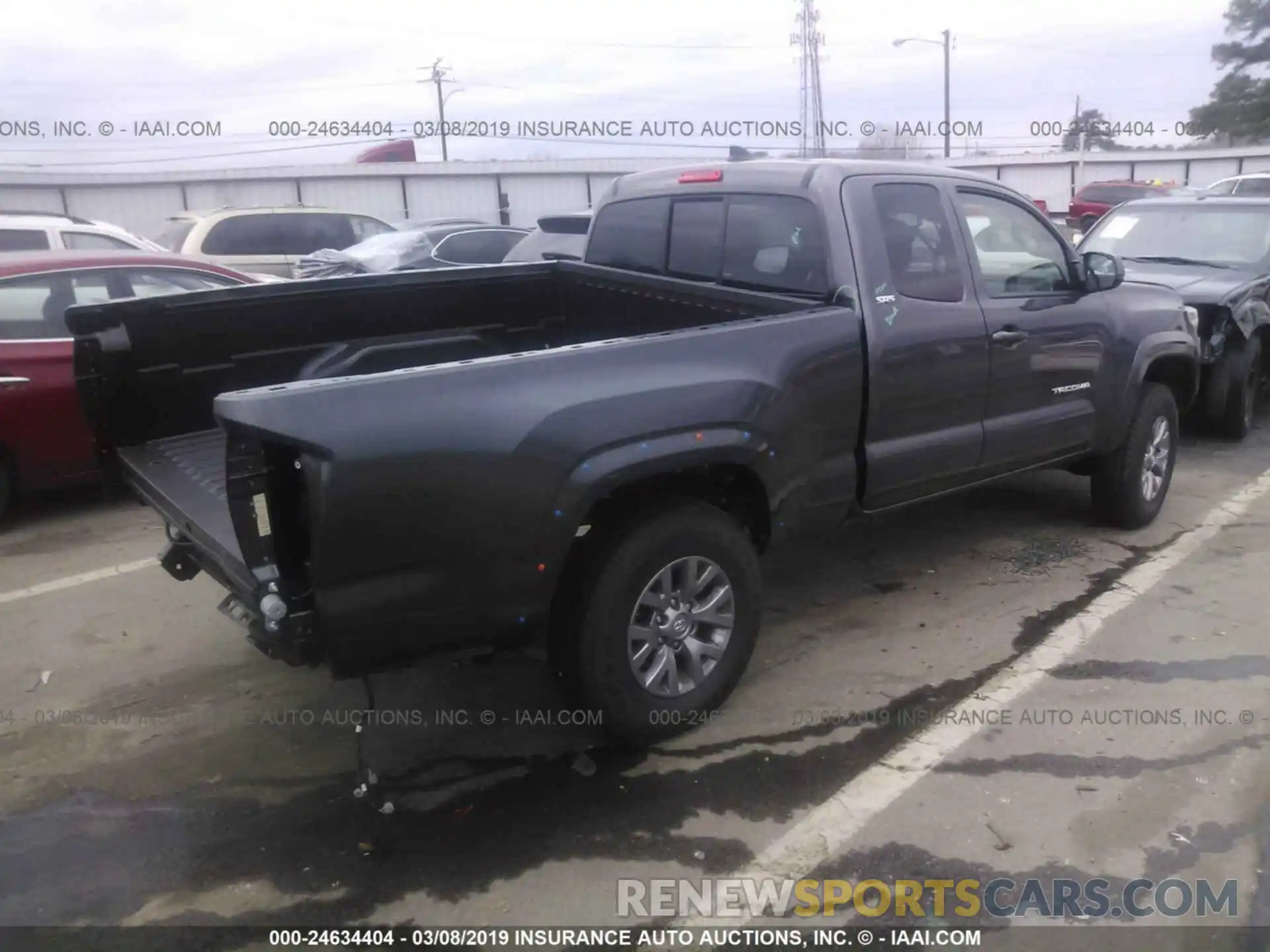 4 Photograph of a damaged car 5TFRZ5CNXKX075316 TOYOTA TACOMA 2019