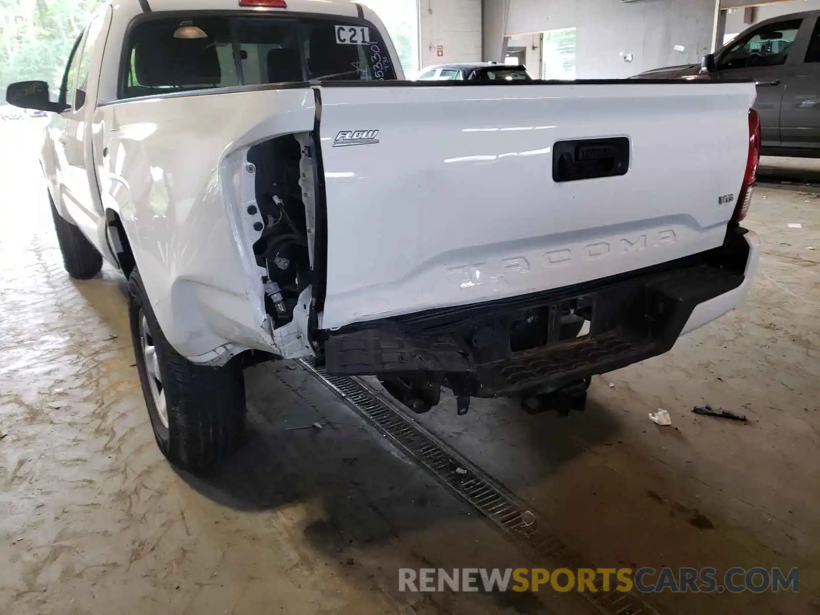 9 Photograph of a damaged car 5TFRZ5CNXKX082301 TOYOTA TACOMA 2019