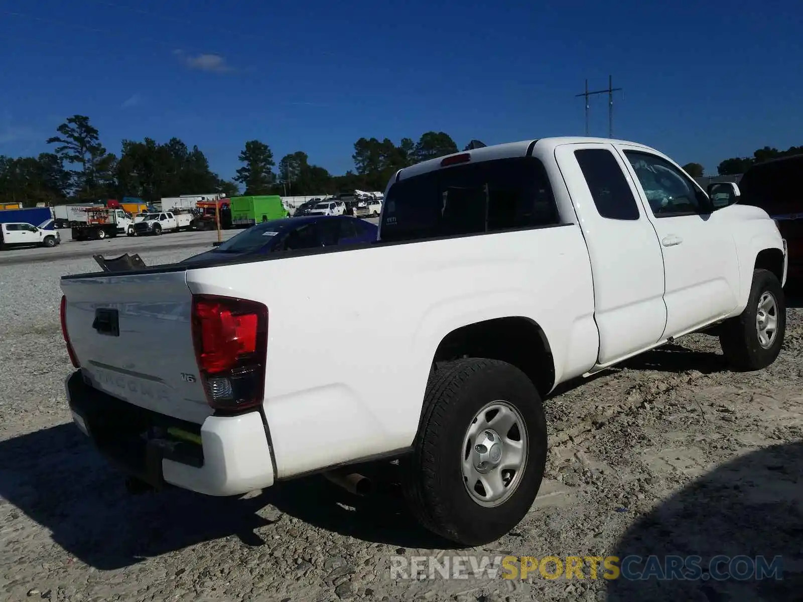 4 Photograph of a damaged car 5TFRZ5CNXKX085120 TOYOTA TACOMA 2019