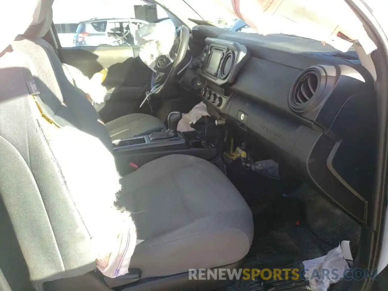 5 Photograph of a damaged car 5TFSX5EN0KX064510 TOYOTA TACOMA 2019