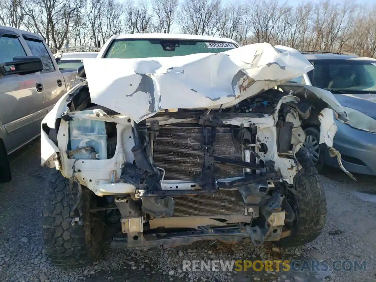 9 Photograph of a damaged car 5TFSX5EN0KX064510 TOYOTA TACOMA 2019