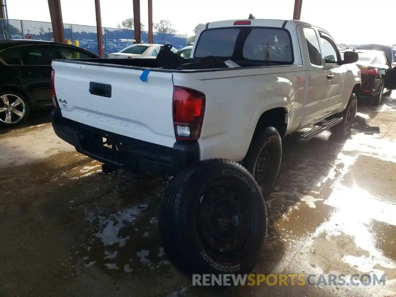 4 Photograph of a damaged car 5TFSX5EN2KX069708 TOYOTA TACOMA 2019