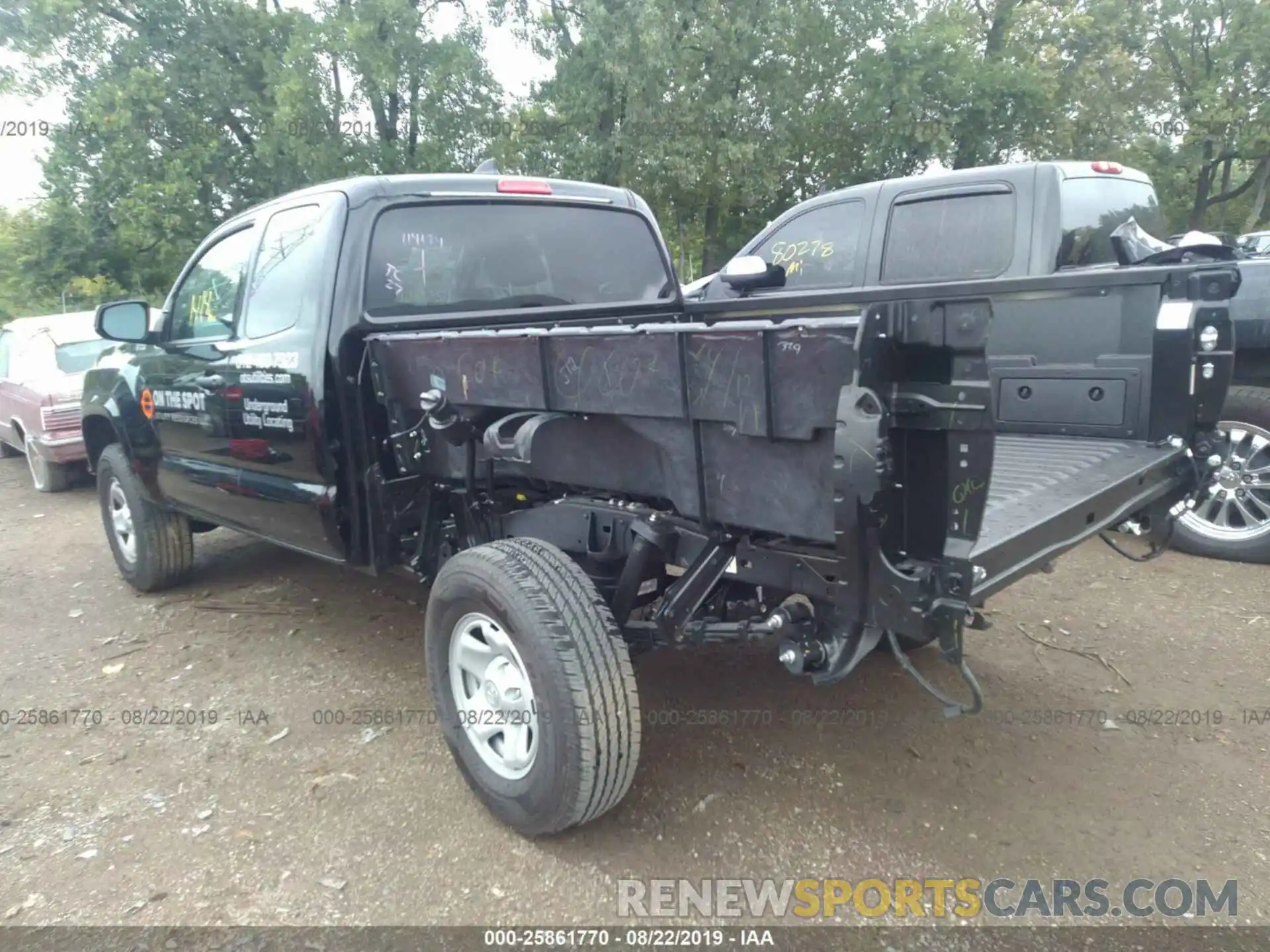 3 Photograph of a damaged car 5TFSX5EN5KX067418 TOYOTA TACOMA 2019