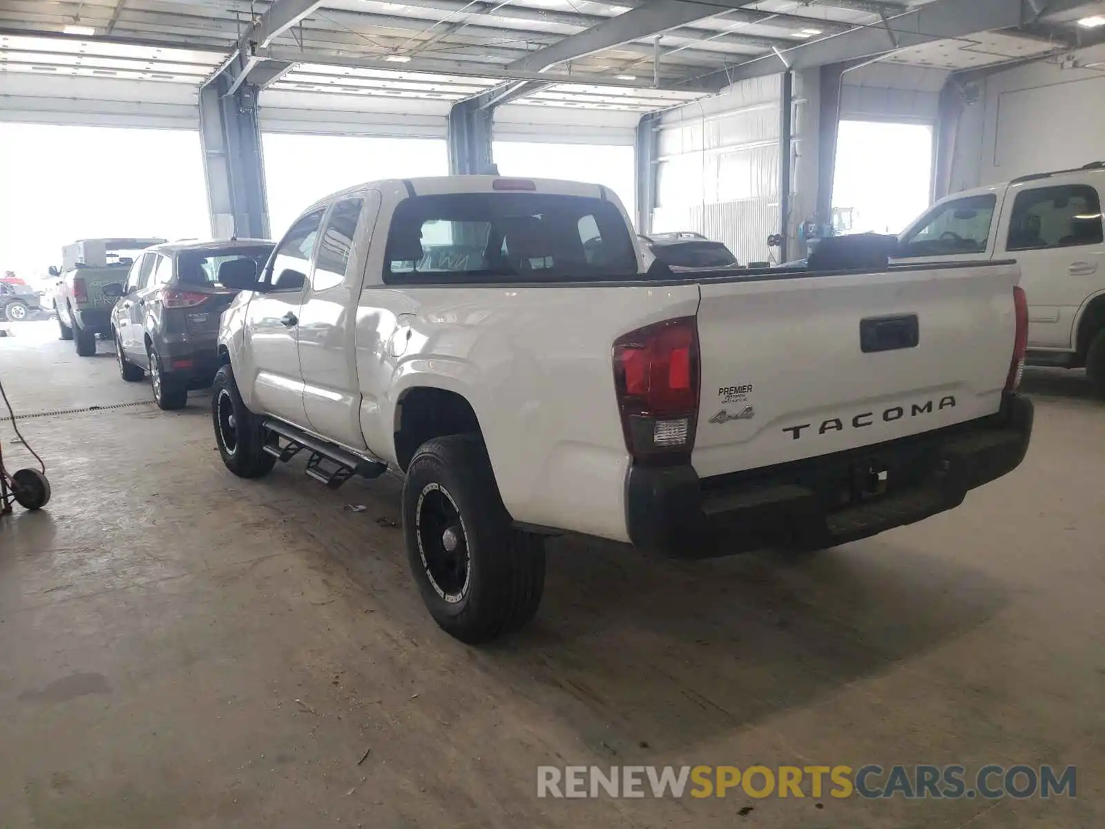 3 Фотография поврежденного автомобиля 5TFSX5EN5KX068472 TOYOTA TACOMA 2019