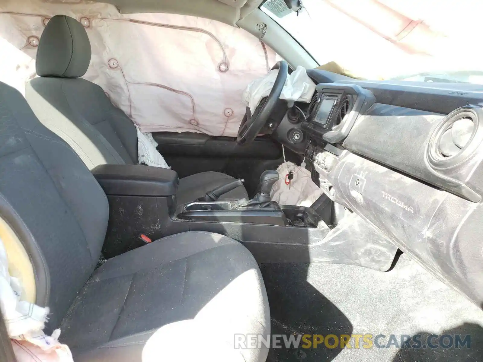 5 Photograph of a damaged car 5TFSX5EN6KX065516 TOYOTA TACOMA 2019