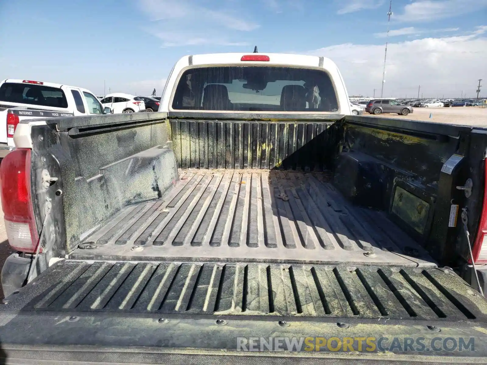 6 Photograph of a damaged car 5TFSX5EN6KX065516 TOYOTA TACOMA 2019