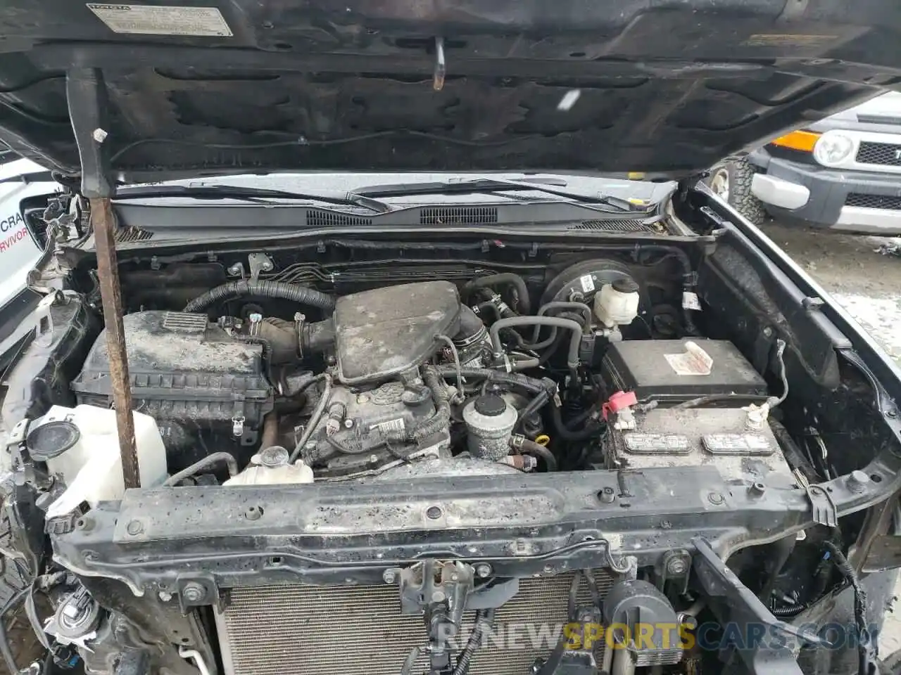 7 Photograph of a damaged car 5TFSX5EN8KX064349 TOYOTA TACOMA 2019