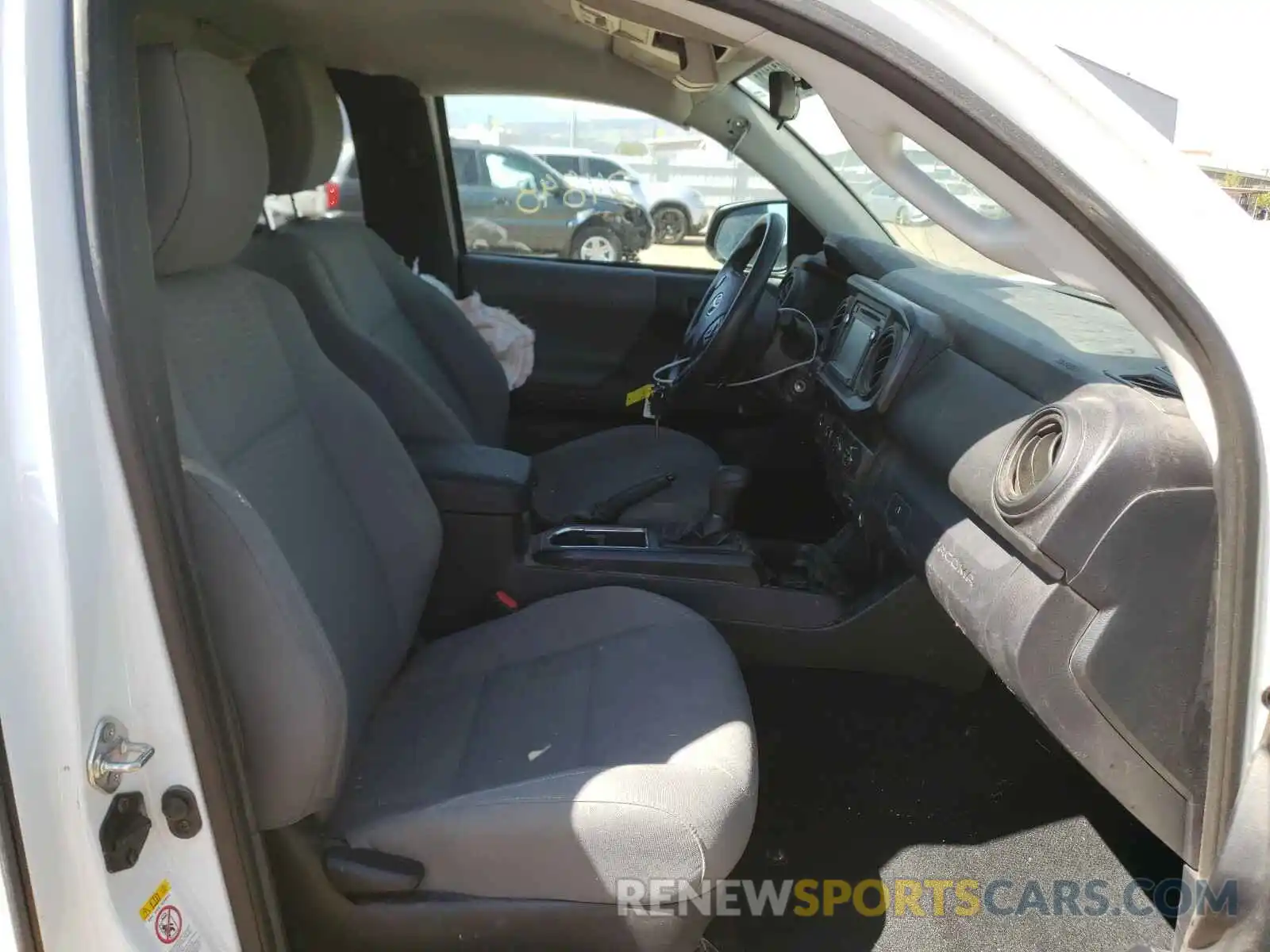 5 Photograph of a damaged car 5TFSX5EN9KX066384 TOYOTA TACOMA 2019